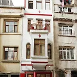 Detay Taksim 3*